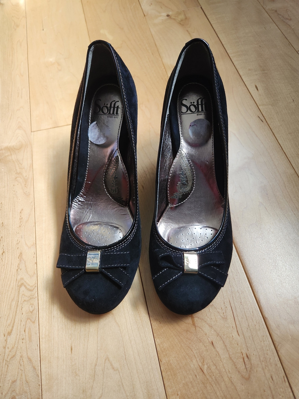 Sofft Black Suede Bow Pumps with Gold Accent